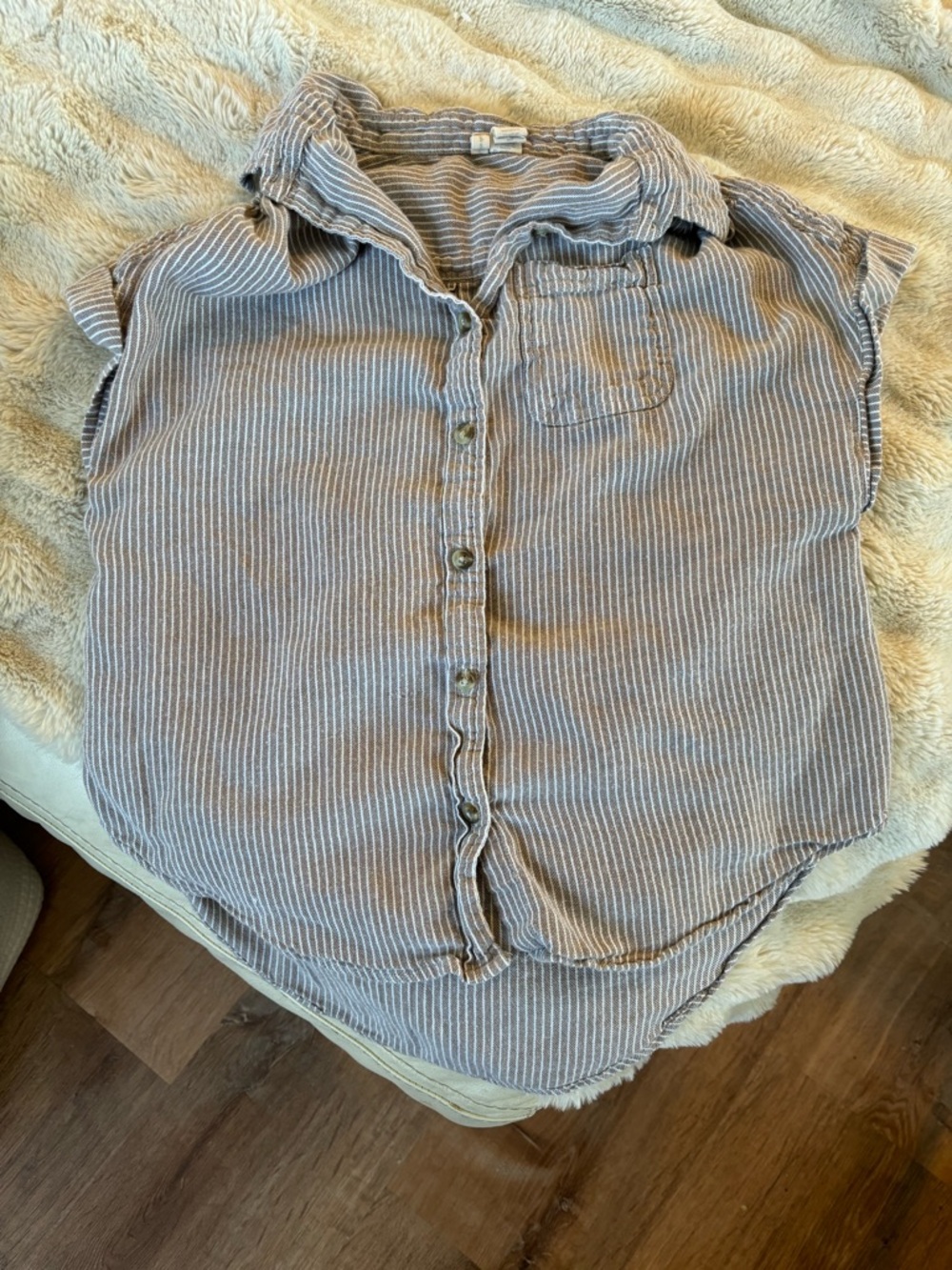 Japna Brand women’s size medium top